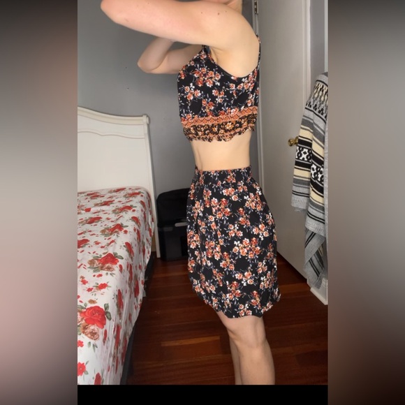 Two piece set - Picture 4 of 5